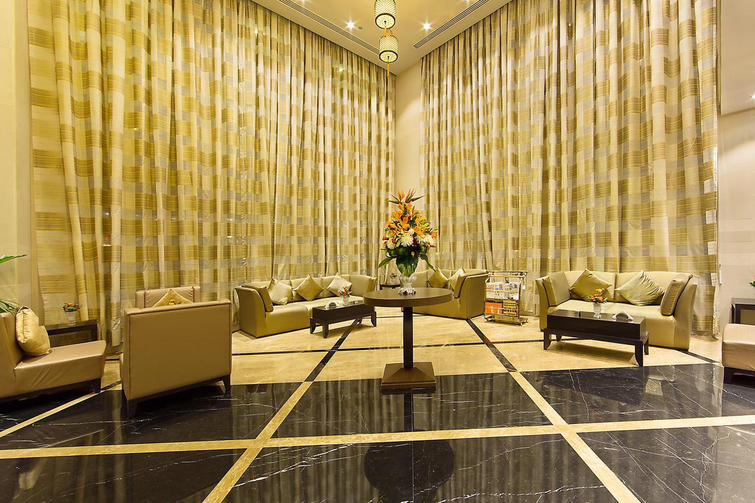 Hotel Luxe Manor Near Delhi Airport 新德里 外观 照片
