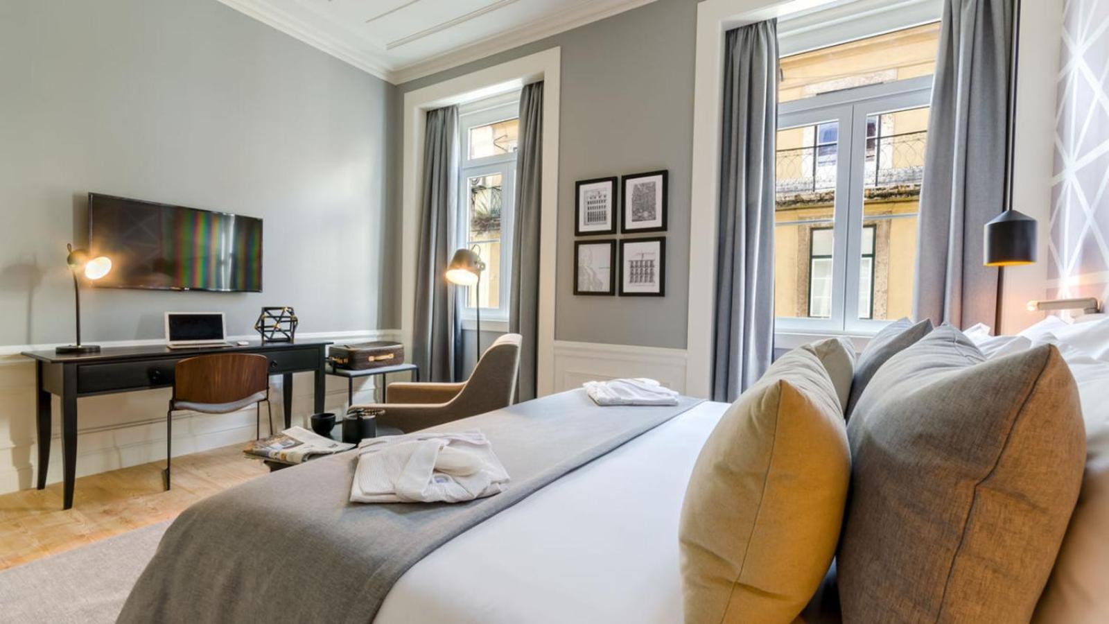 Hotel Luxe Manor Near Delhi Airport 新德里 外观 照片