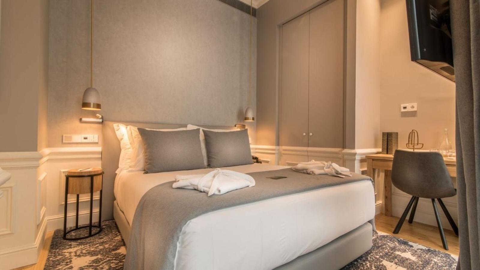 Hotel Luxe Manor Near Delhi Airport 新德里 外观 照片